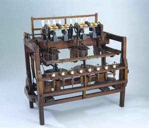 アークライトのウォーターフレーム、1775年頃（木）